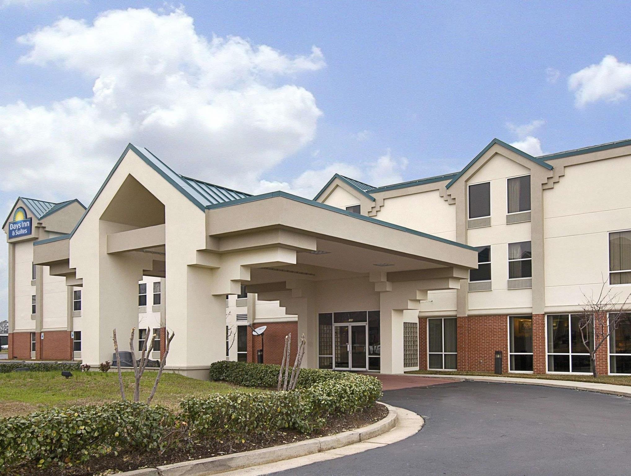 Days Inn & Suites By Wyndham Риджленд Экстерьер фото
